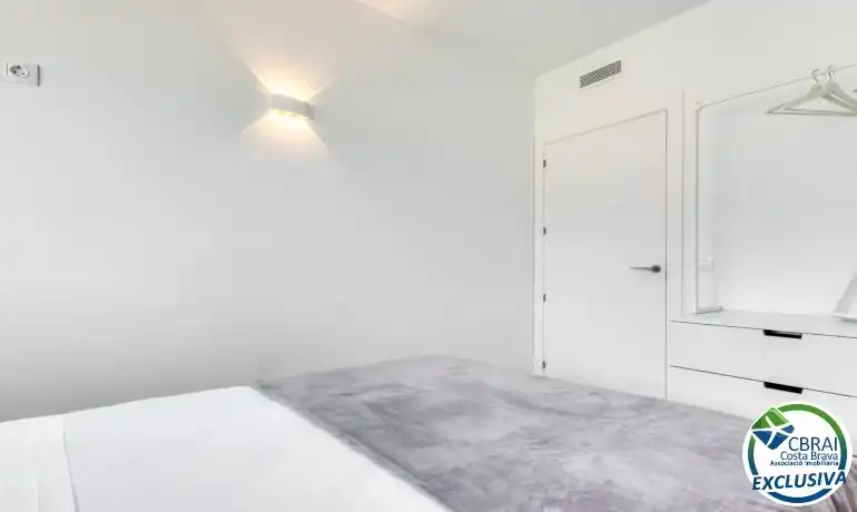 Dormitori de Apartament en venda en Roses
