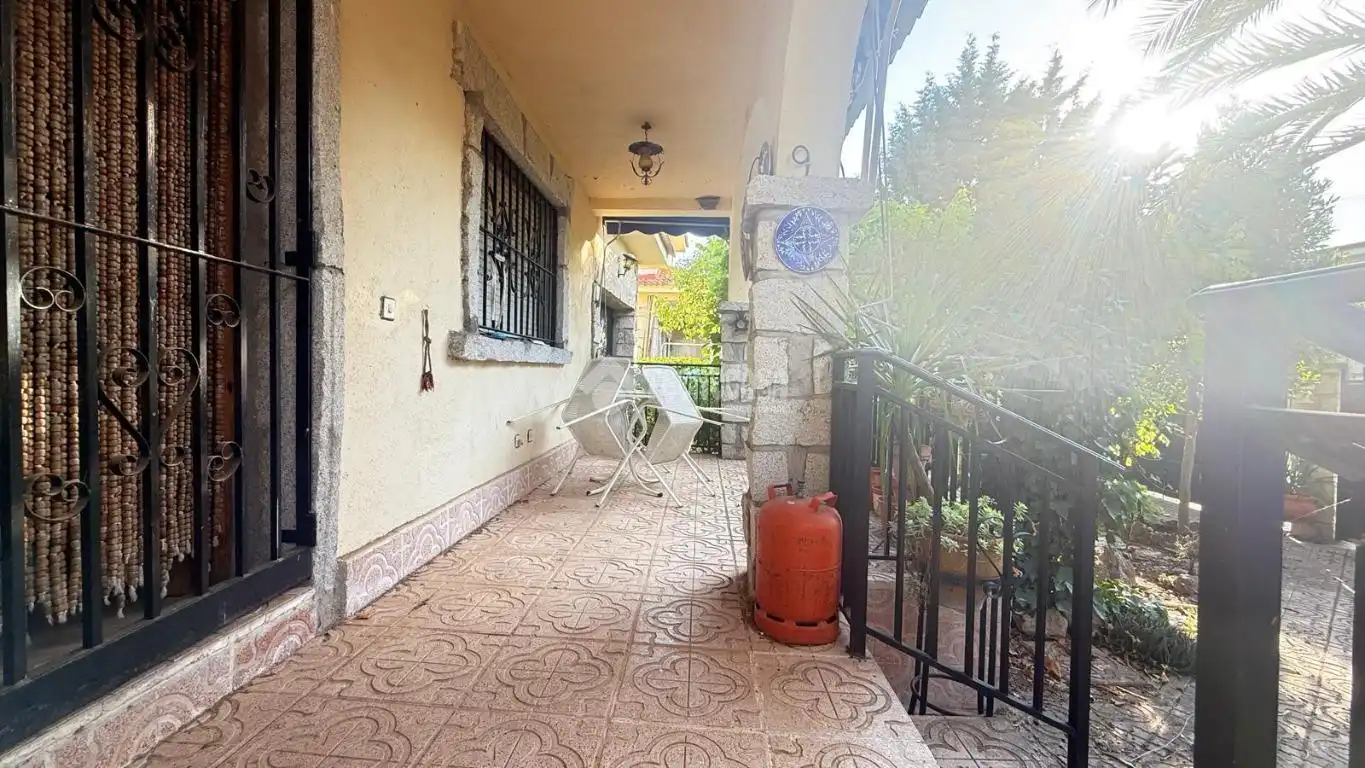 Terraza de Casa adosada en venta en Camarena con Calefacción, Trastero y Piscina comunitaria