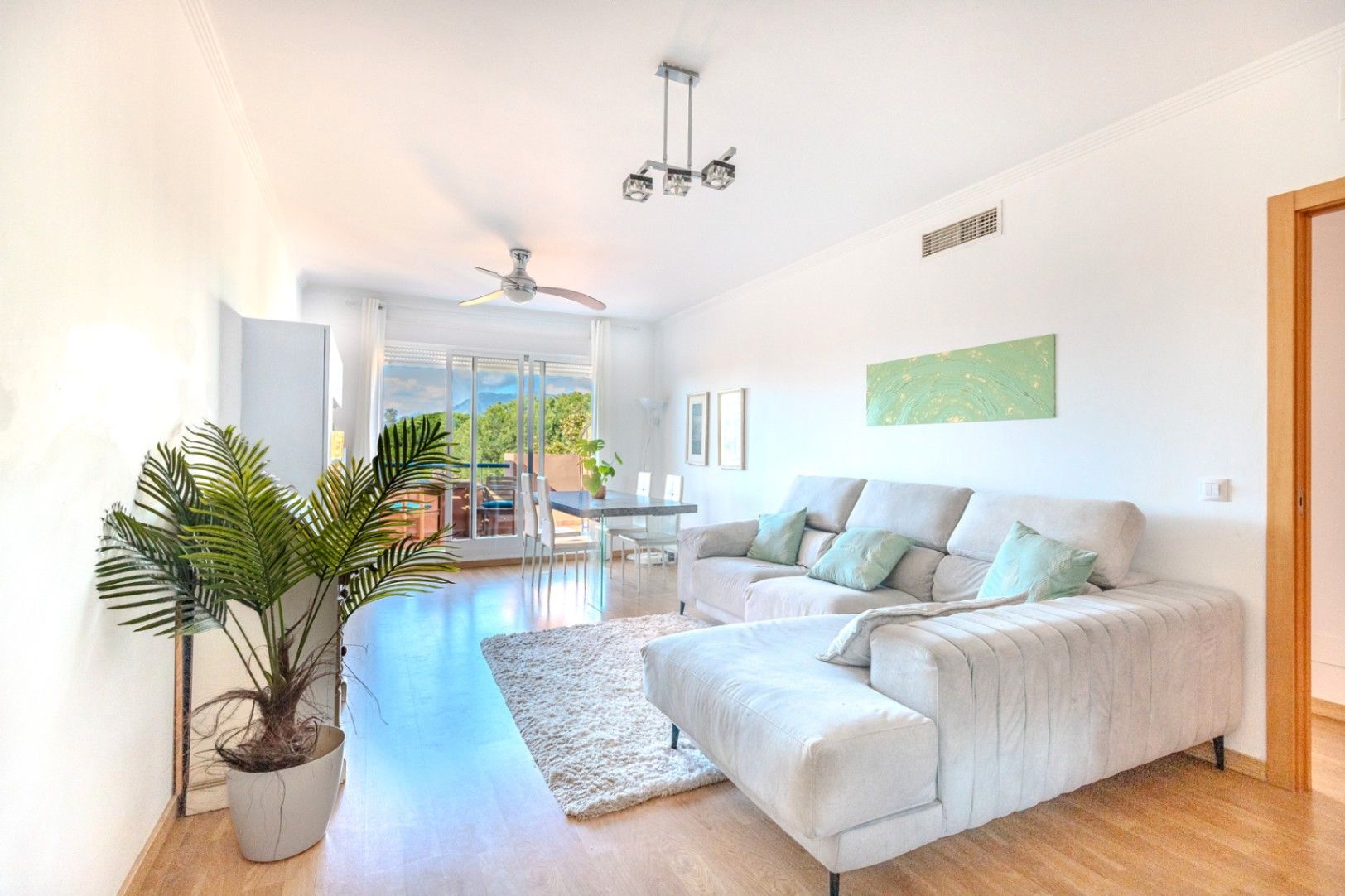 Sala d'estar de Àtic en venda en Marbella amb Aire condicionat, Calefacció i Terrassa