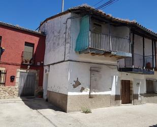 Vista exterior de Casa o xalet en venda en Aldeanueva del Camino amb Jardí privat