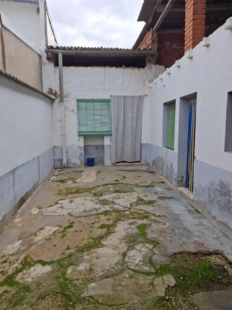 Casa o xalet en venda en La Puebla de Almoradiel amb Calefacció, Moblat i Forn