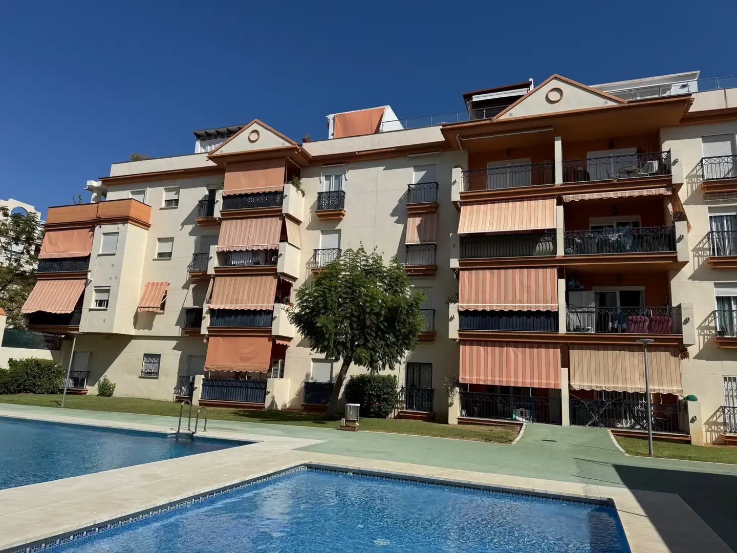 Ático con piscina en venta en Estepona Pueblo, imagen 3