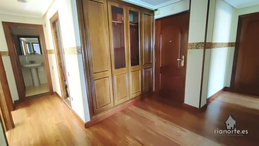 Pis en venda en Langreo amb Traster i Balcó