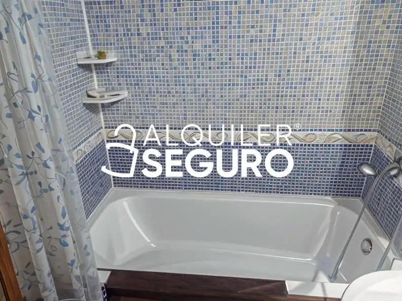 Badezimmer von Wohnung zur Miete in Benicarló mit Klimaanlage, Terrasse und Möbliert