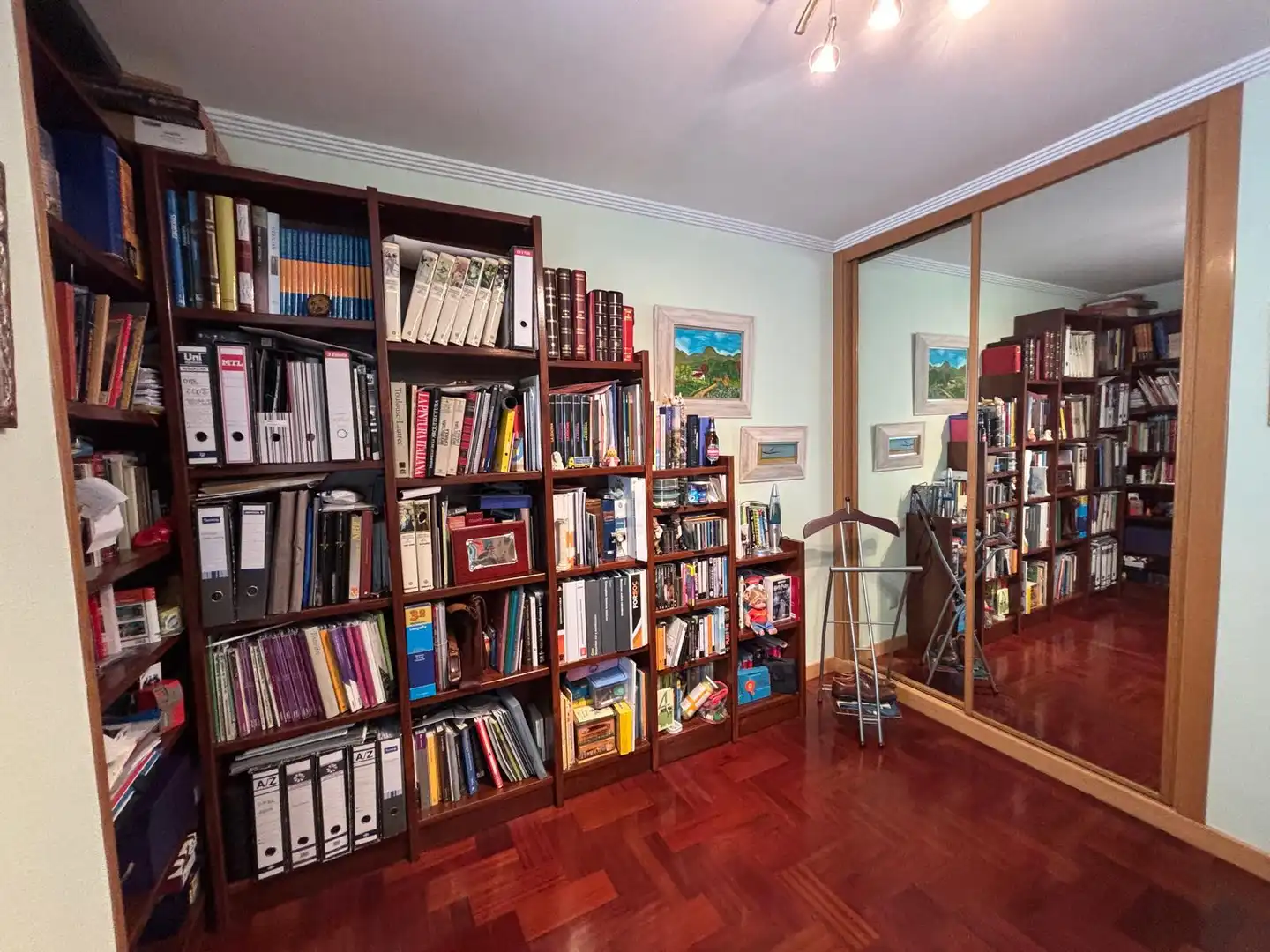 Habitación de Piso en venta en Oviedo  con Calefacción, Parquet y Trastero