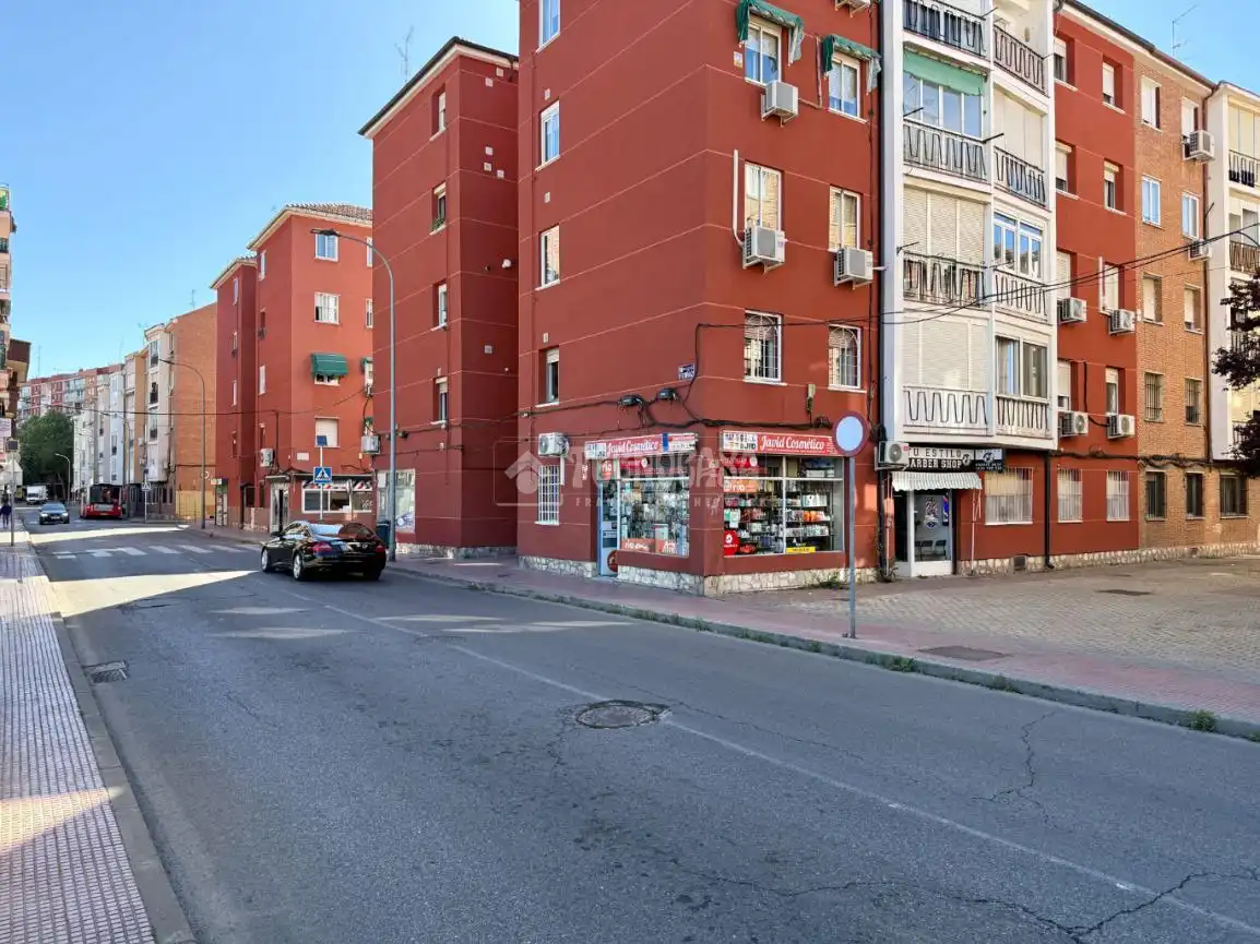 Piso en venta en Caballería Española, Alcalá de Henares
