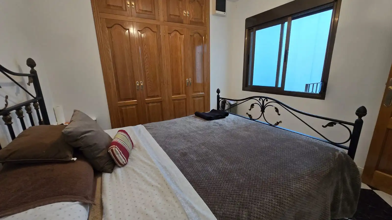 Dormitori de Casa adosada en venda en Oliva amb Terrassa i Moblat
