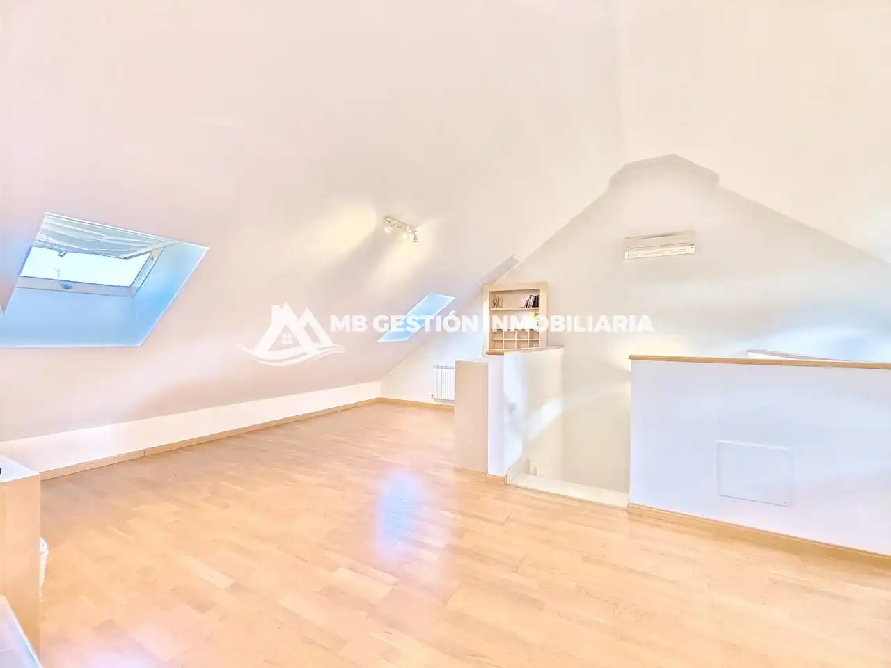 Detached homes for sale in Calle de Luarca, La Serna