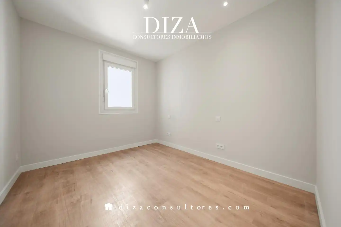 Bedroom of Flat for rent in Madrid  with Air Conditioner and Heating