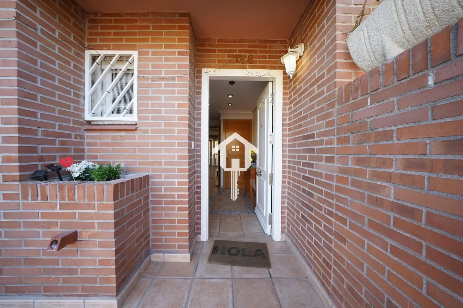 Casa adosada en venda en Alicante / Alacant amb Aire condicionat, Calefacció i Jardí privat