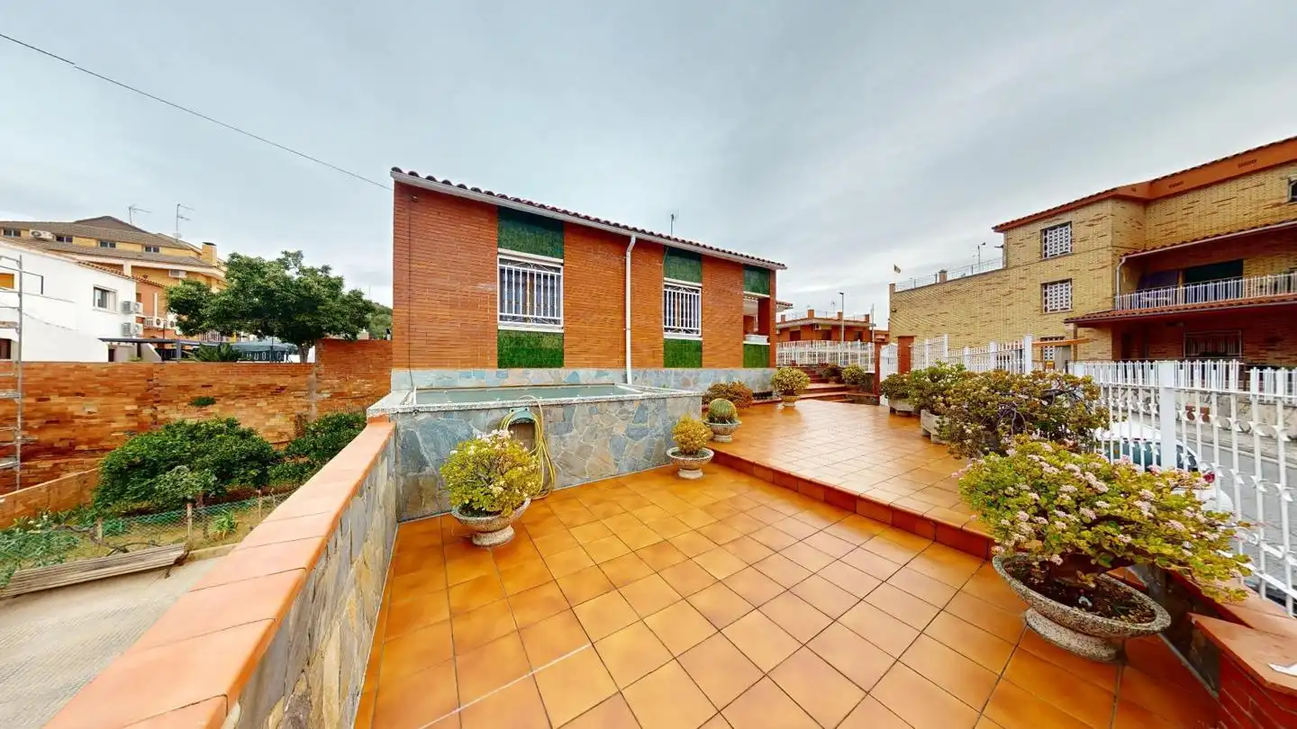 Jardí de Casa o xalet en venda en Viladecans amb Jardí privat i Terrassa