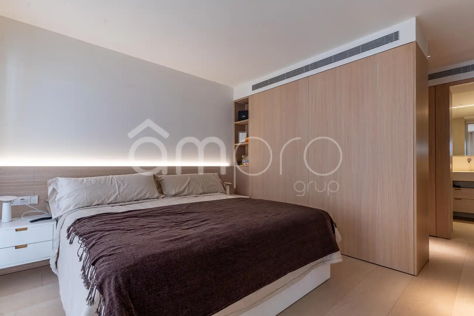 Schlafzimmer von Wohnung zum Verkauf in Salou mit Klimaanlage, Heizung und Terrasse