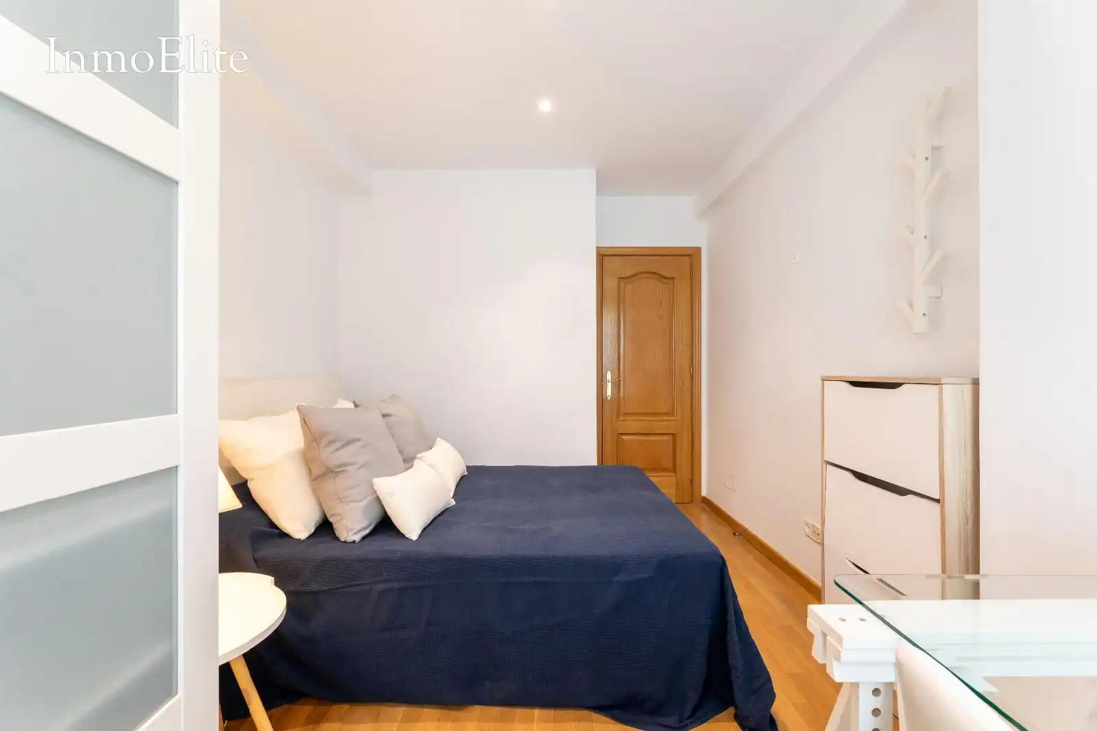 Bedroom of Flat for sale in Madrid  with Heating, Parquet flooring and Storage room