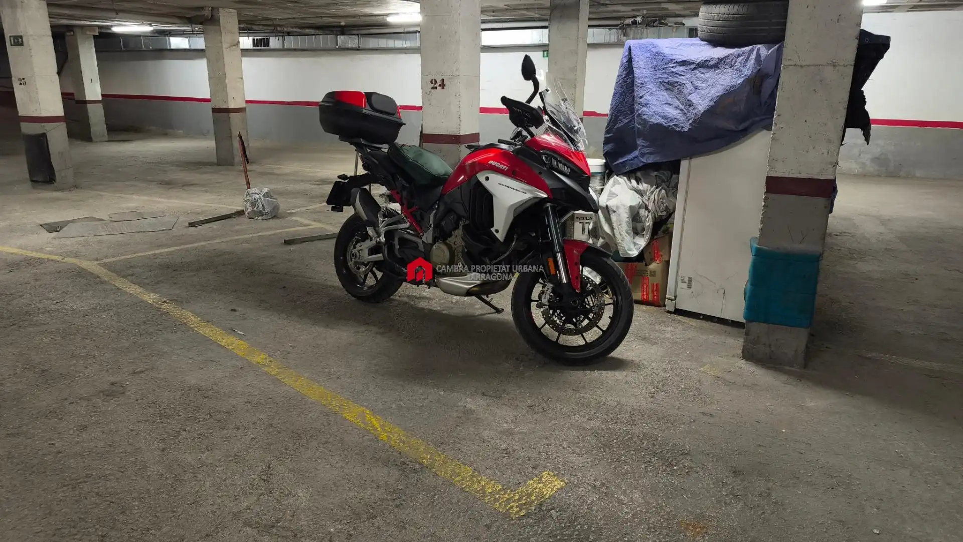 Außenansicht von Garage zum Verkauf in Tortosa