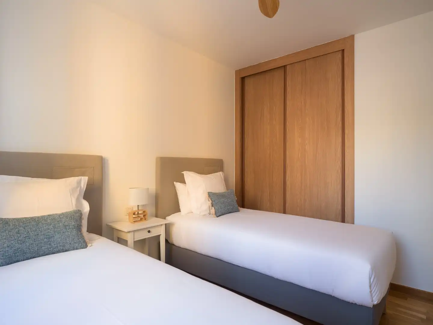 Bedroom of Flat for rent in Las Palmas de Gran Canaria  with Parquet flooring, Swimming Pool and Furnished