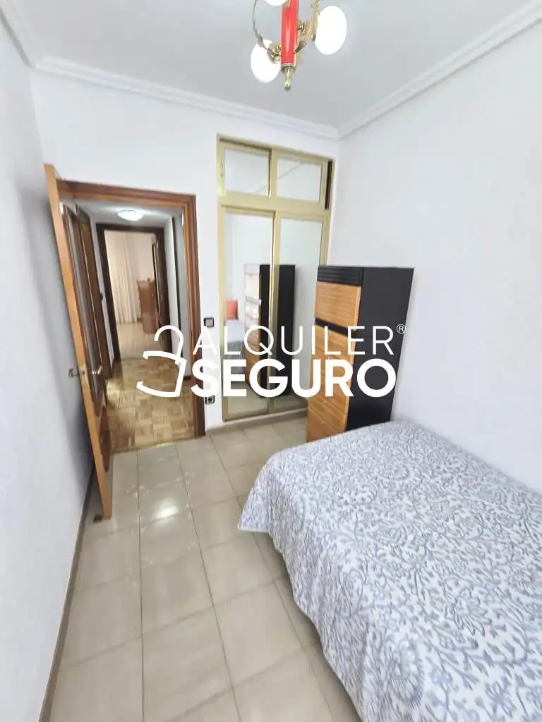 Habitación de Piso de alquiler en Alcalá de Henares con Aire acondicionado, Calefacción y Terraza