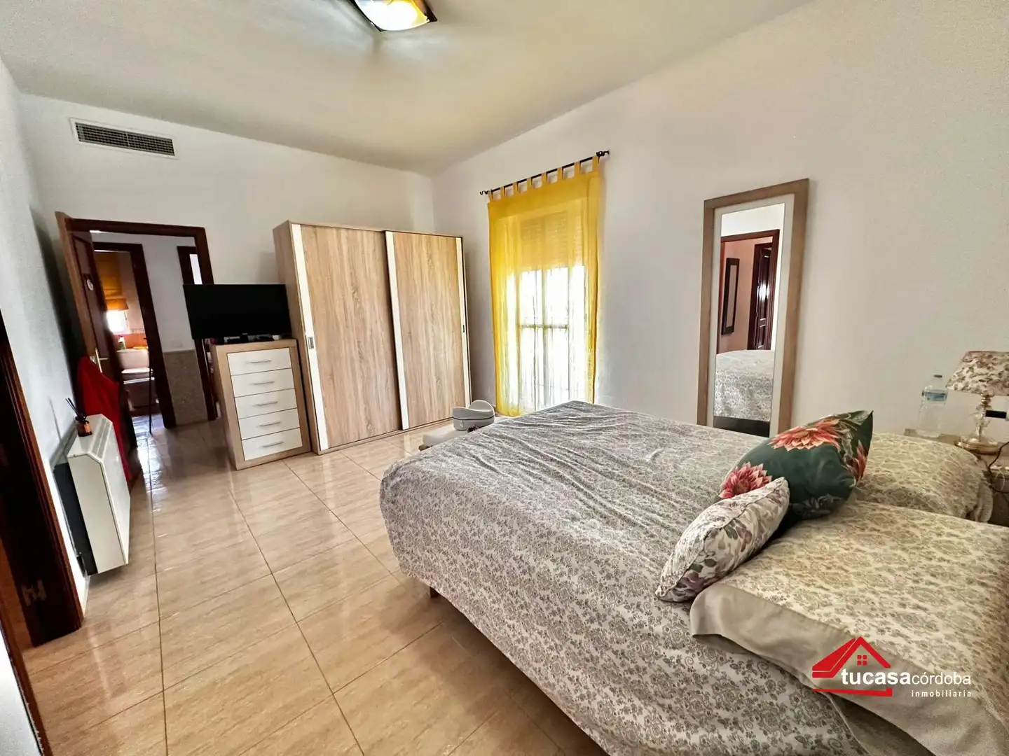 Dormitori de Casa o xalet en venda en Córdoba amb Aire condicionat, Jardí privat i Piscina