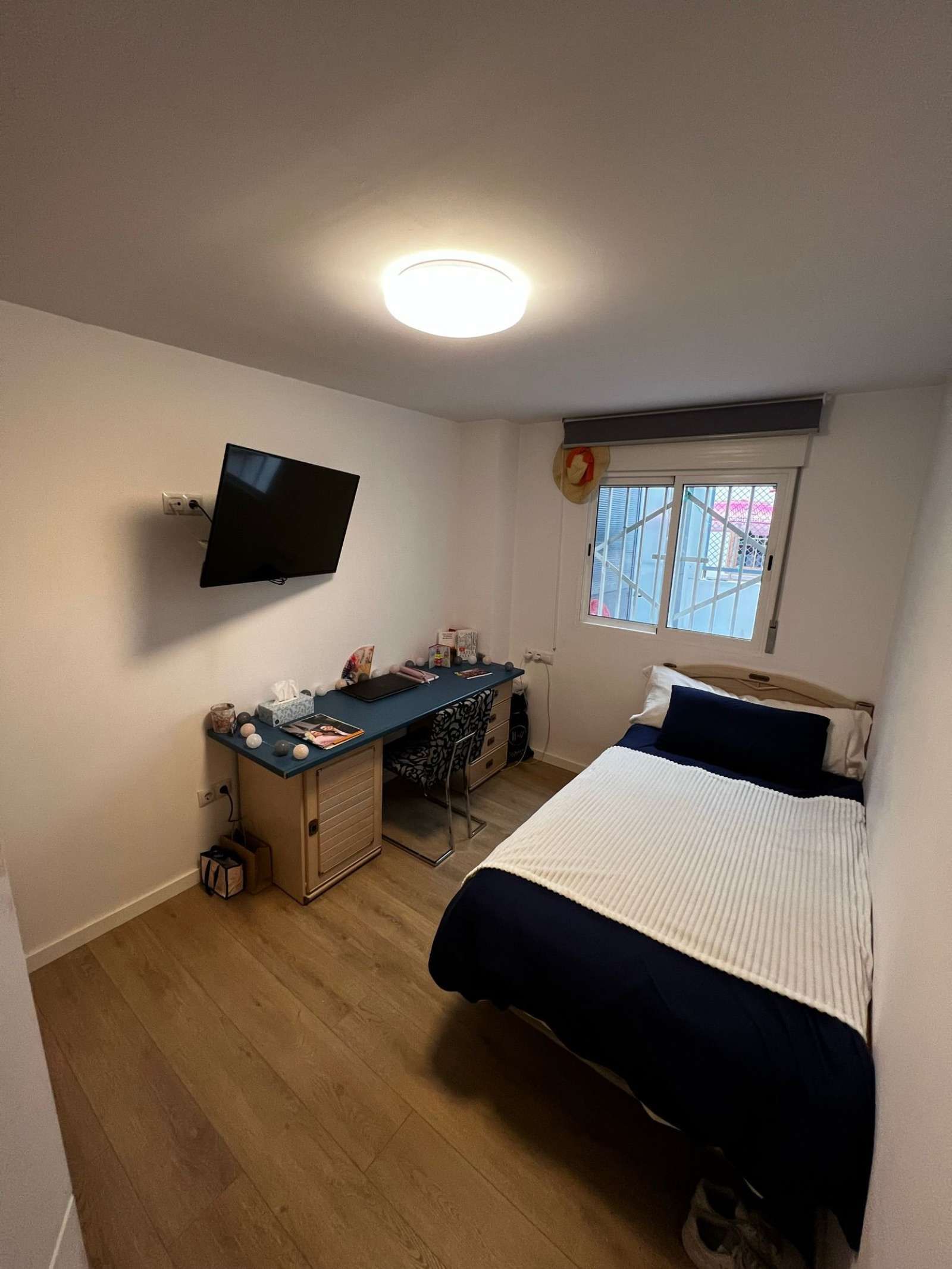 Flat to share in Malilla