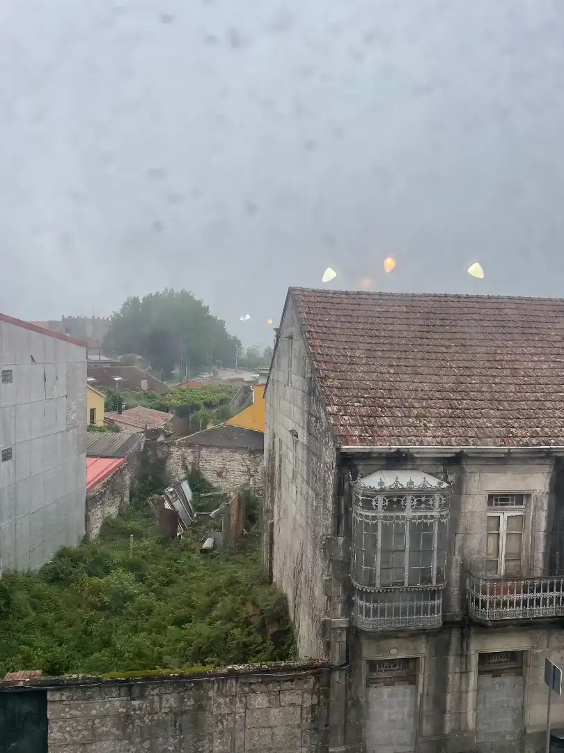 Vista exterior de Piso en venta en Tui con Amueblado y Balcón