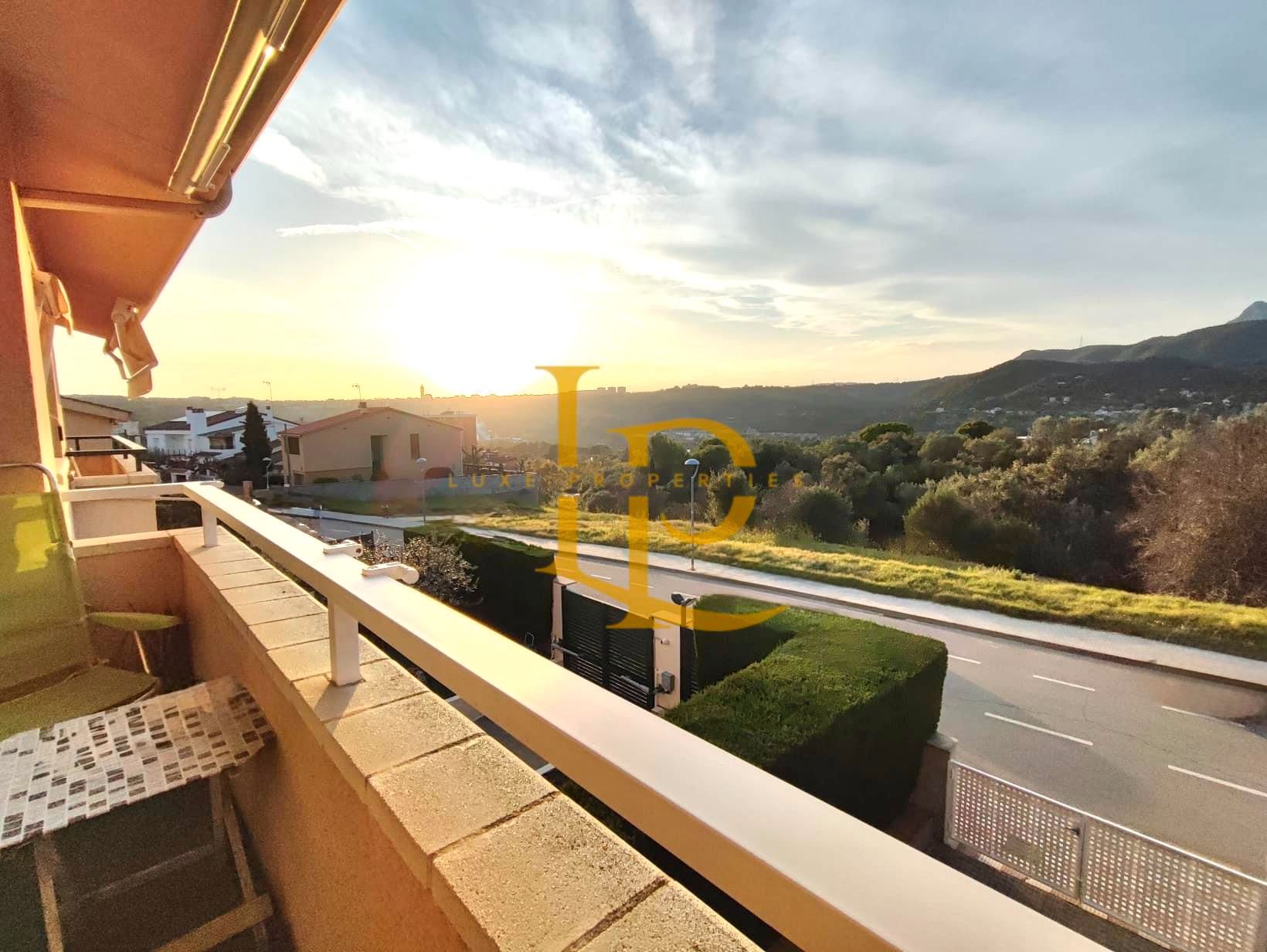 Exterior view of Single-family semi-detached for sale in Olesa de Montserrat  with Air Conditioner, Private garden and Terrace