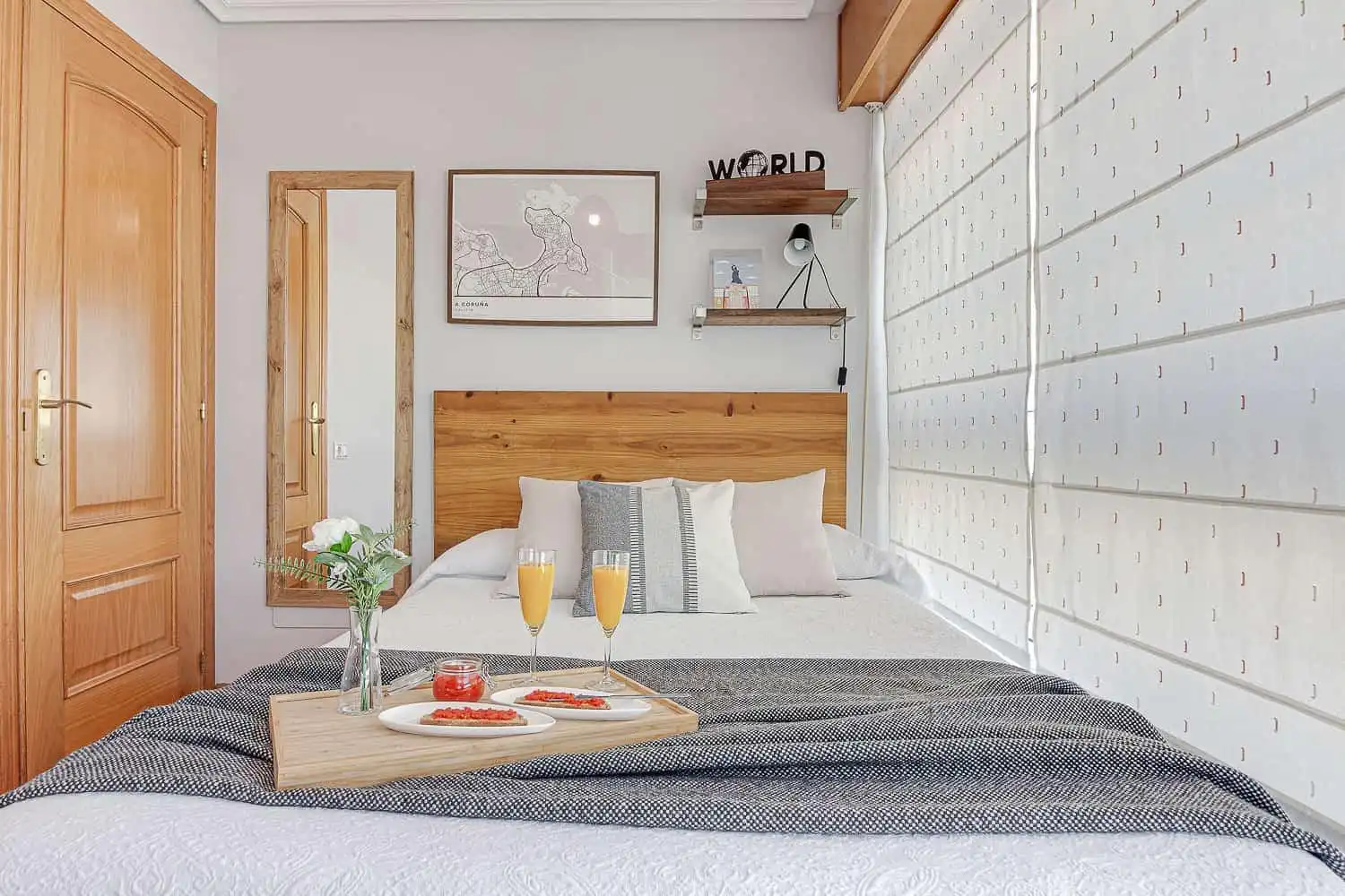 Bedroom of Flat for sale in A Coruña Capital   with Air Conditioner and Storage room