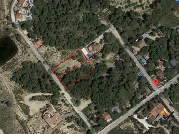 Terreny residencial en venda a Urbanización la Pinada