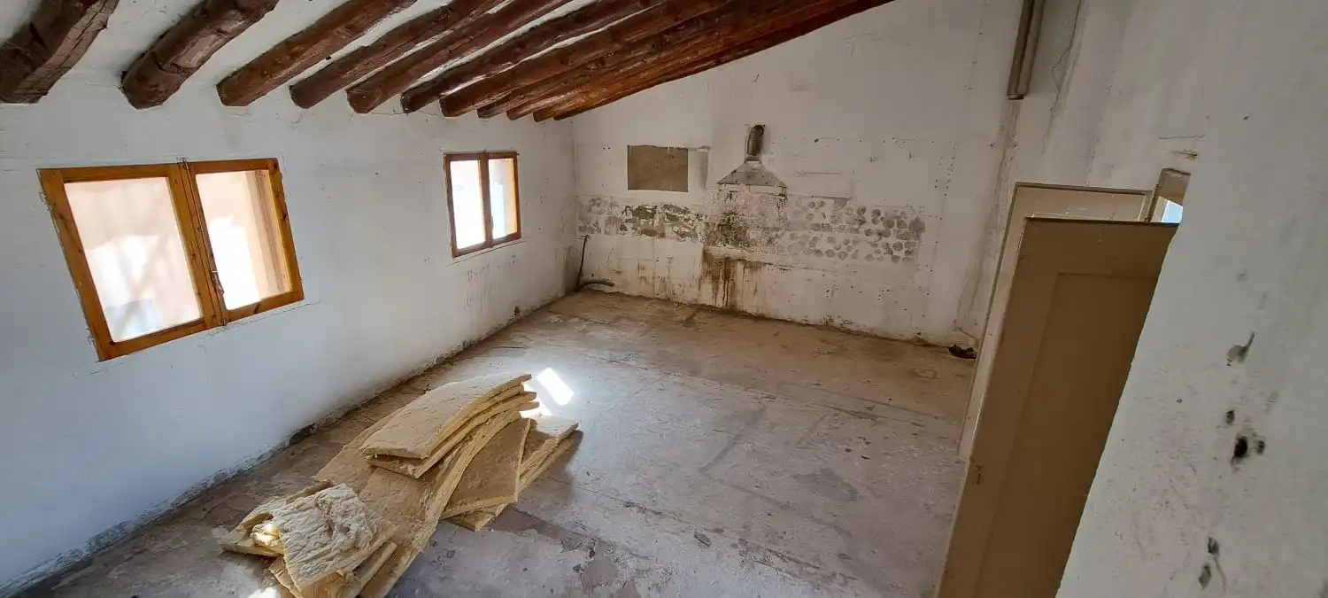 Houses for sale in Almuniente  with Terrace and Storage room