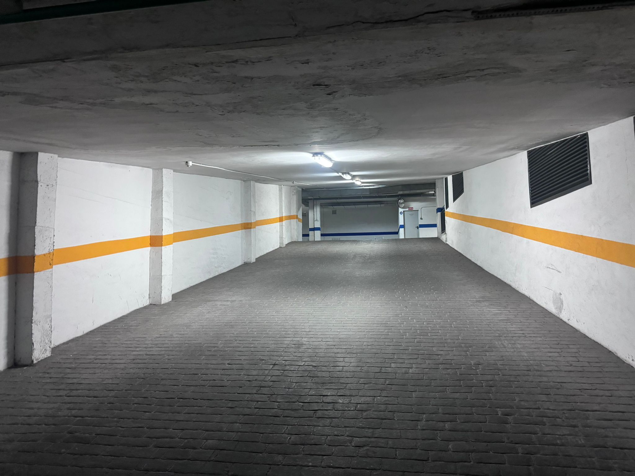 Aparcament de Garatge en venda en Getafe amb Alarma