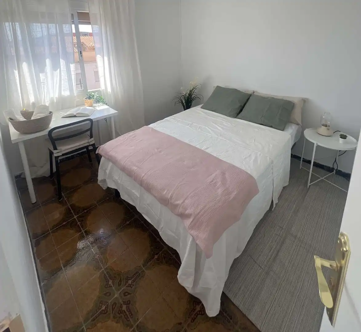 Habitación de Piso para compartir en Santa Coloma de Gramenet con Aire acondicionado, Terraza y Amueblado