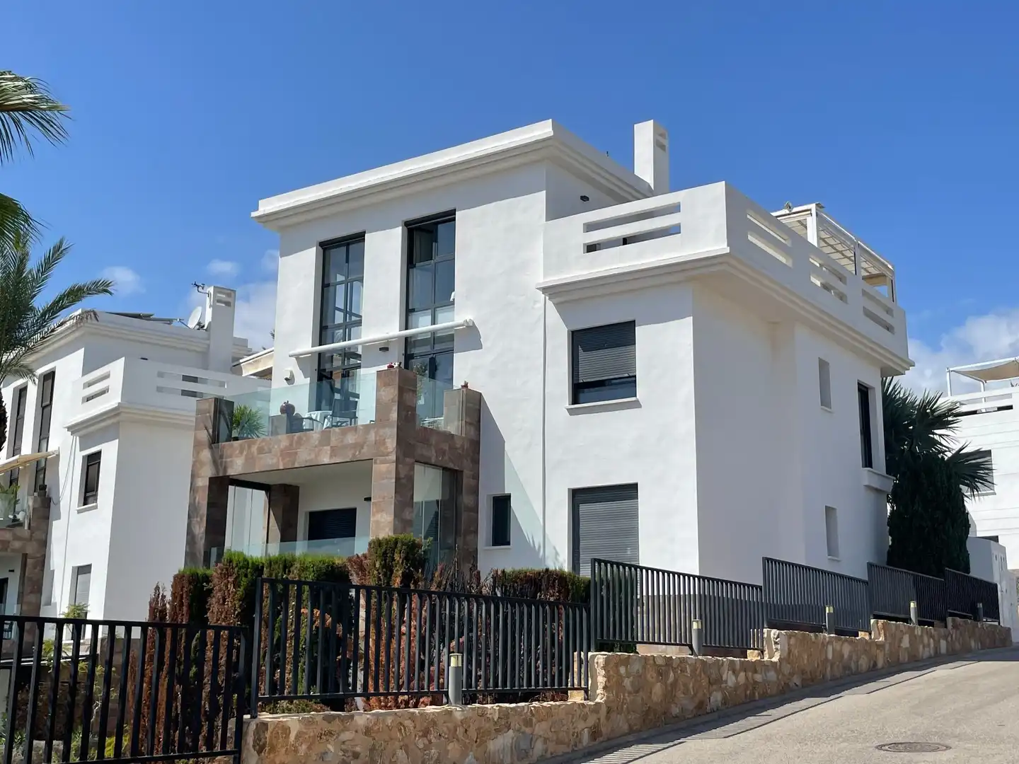 Vista exterior de Àtic en venda en Orihuela amb Terrassa i Piscina comunitària