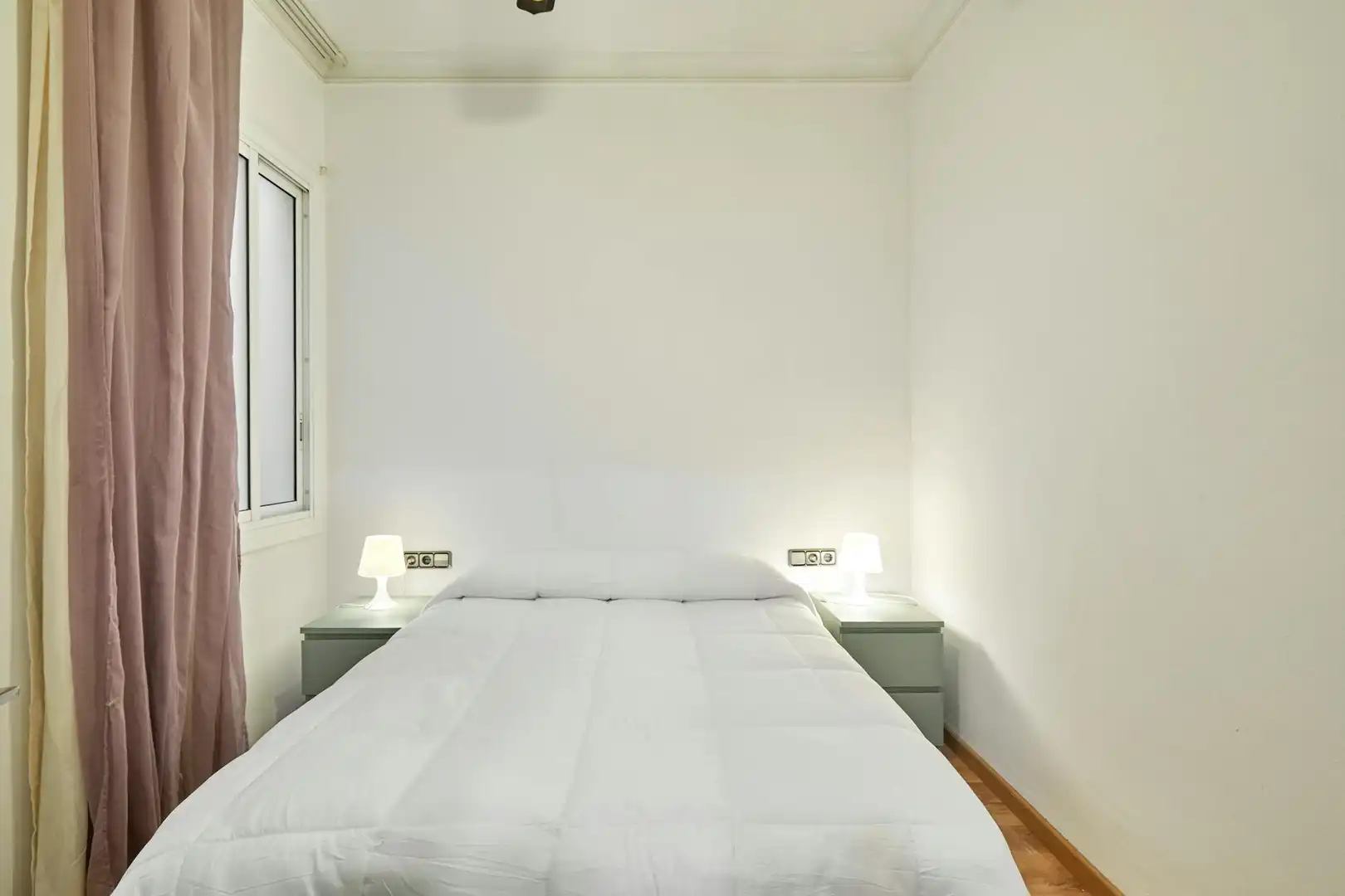 Bedroom of Flat for rent in Barcelona  with Air Conditioner, Heating and Furnished