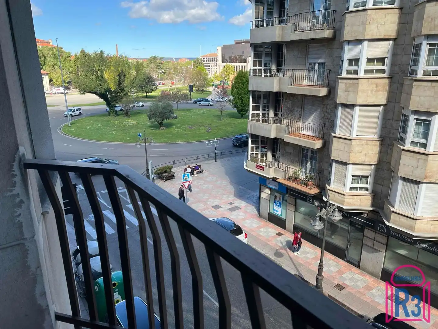 Vista exterior de Piso en venta en León Capital  con Calefacción y Terraza