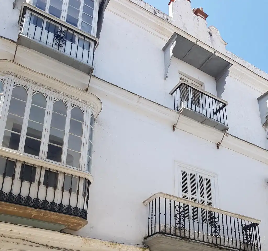 Vista exterior de Edificio en venta en Tarifa