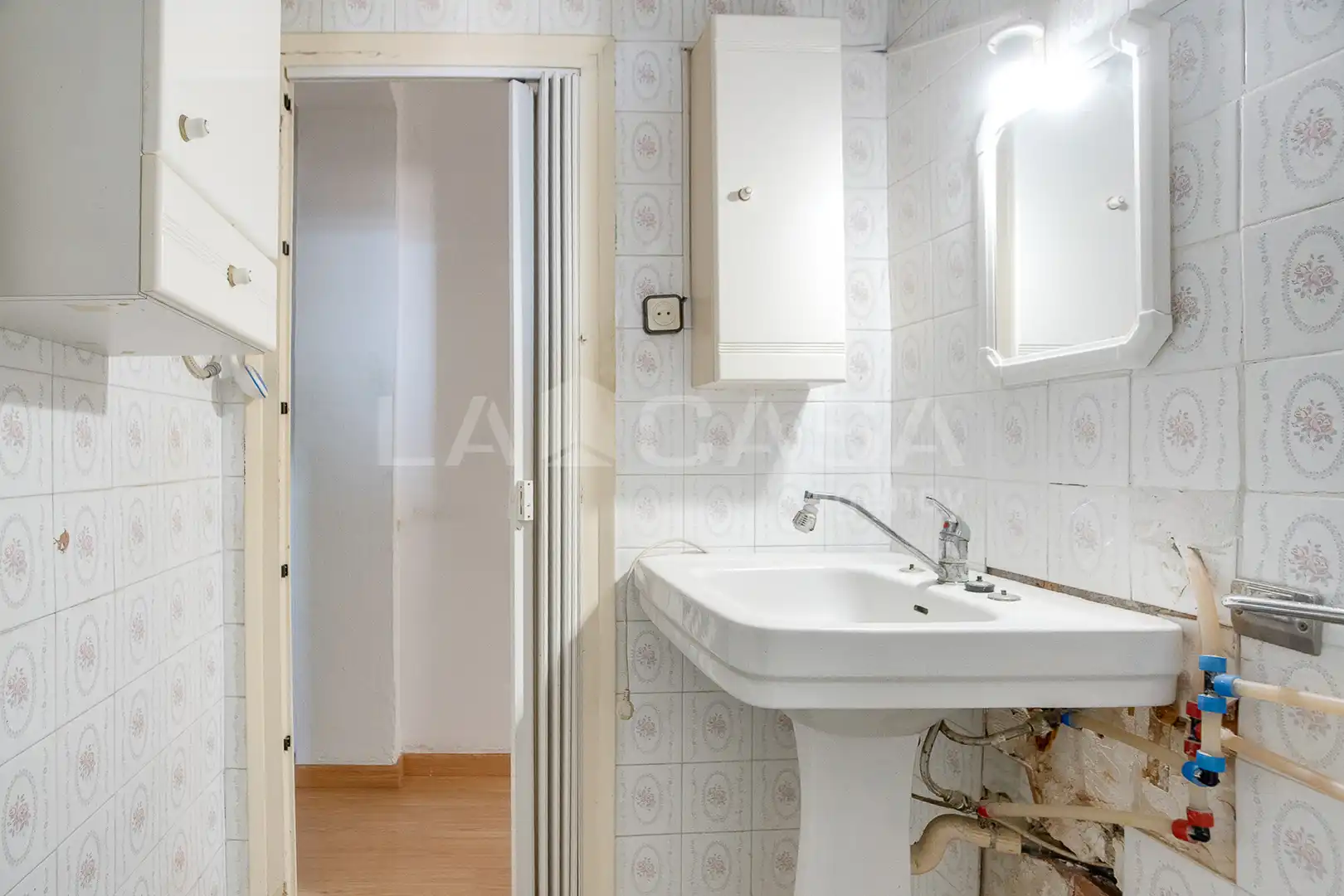 Badezimmer von Wohnung zum Verkauf in Cornellà de Llobregat