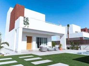 Chalet con balcón en venta en Pilar de la Horadada ciudad