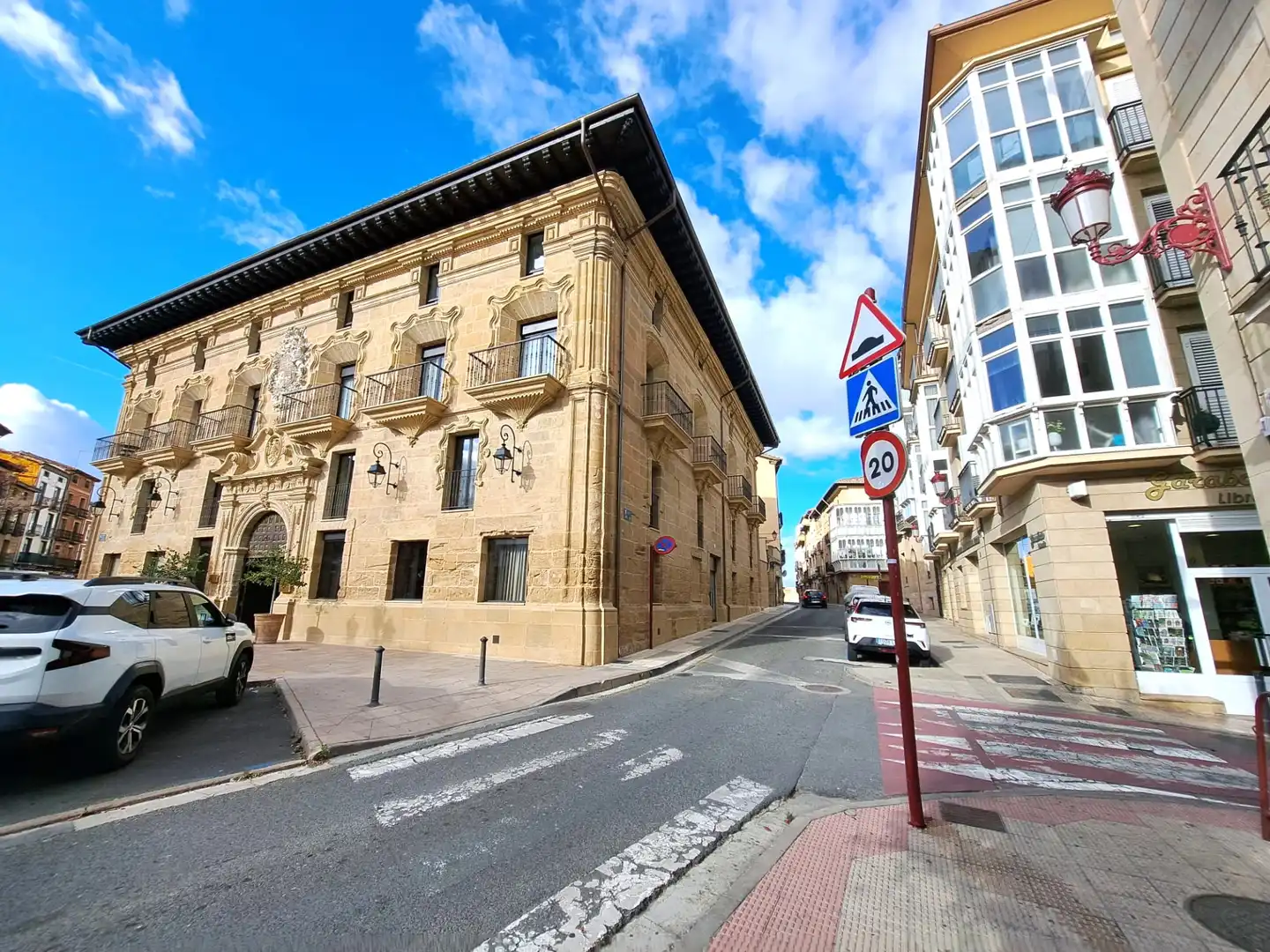 Vista exterior de Estudio en venta en Haro, La Rioja