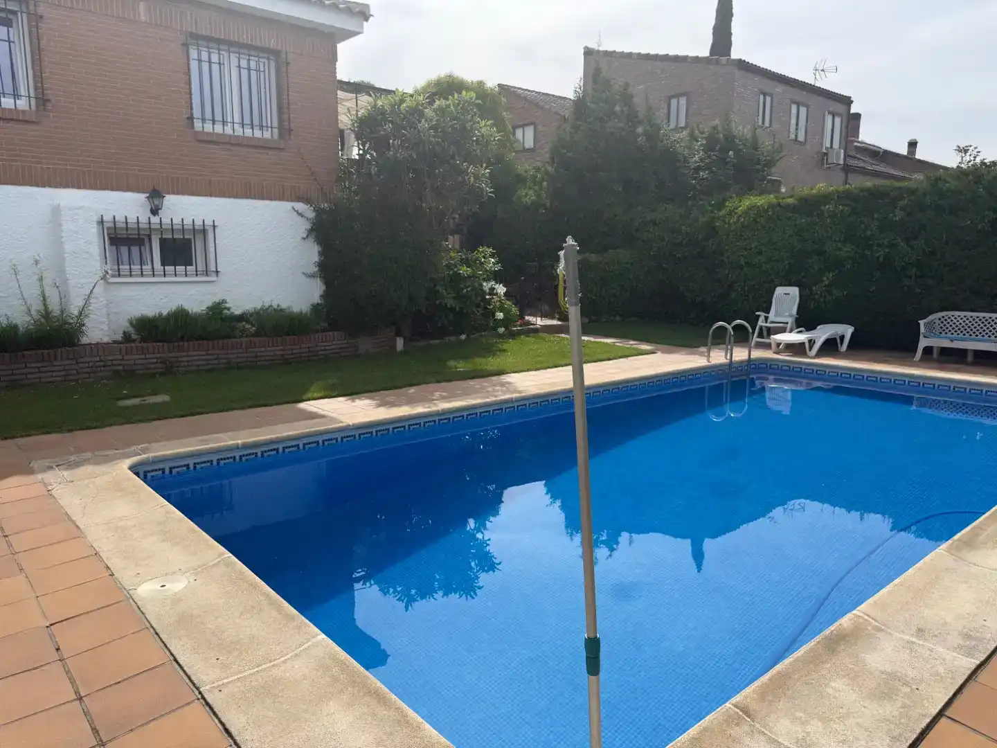 Piscina de Piso en venta en Las Rozas de Madrid con Aire acondicionado, Jardín privado y Parquet