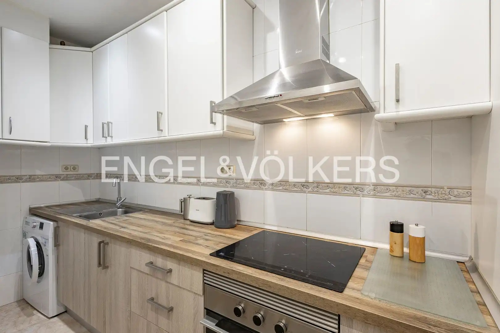 Küche von Wohnung zum Verkauf in Barcelona mit Klimaanlage, Heizung und Terrasse