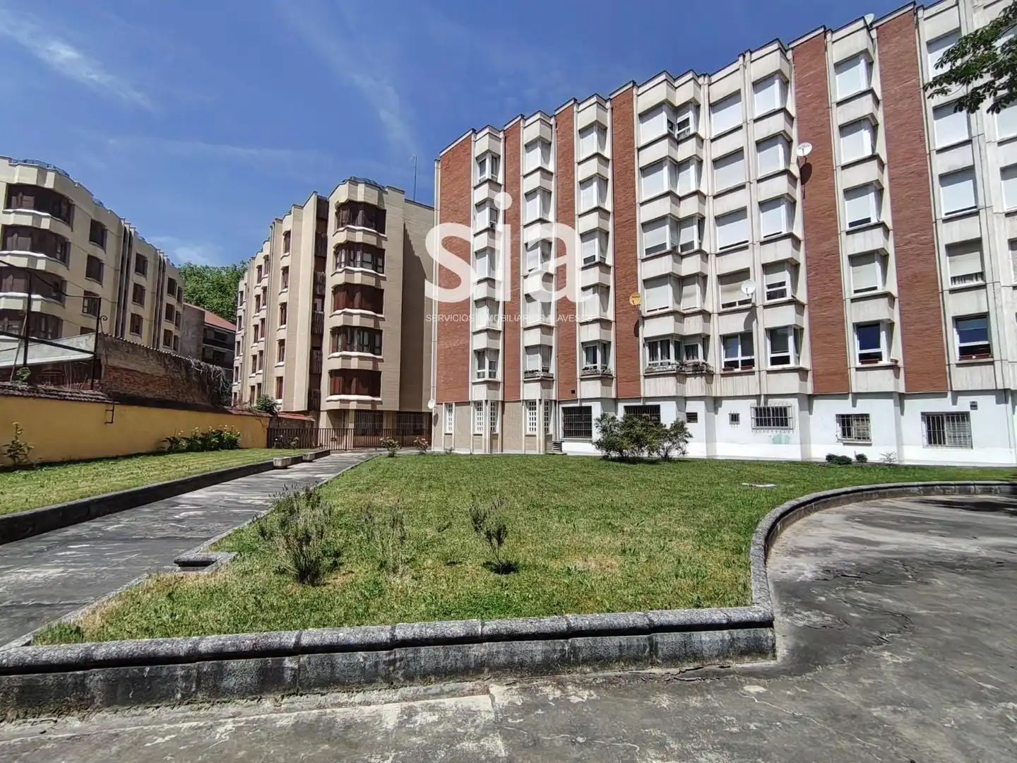 Außenansicht von Wohnung zum Verkauf in Vitoria - Gasteiz mit Heizung, Abstellraum und Möbliert