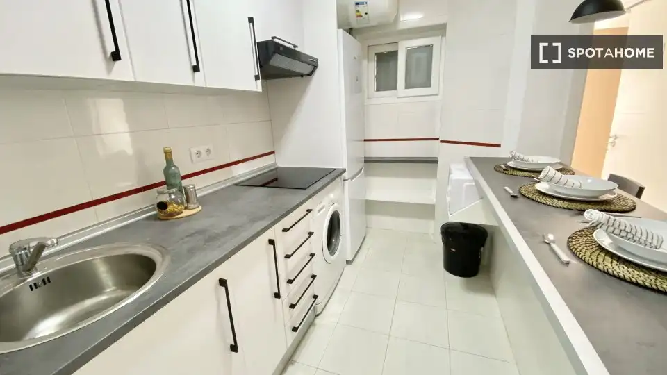 Cuina de Pis per a compartir en Getafe amb Aire condicionat, Calefacció i Moblat