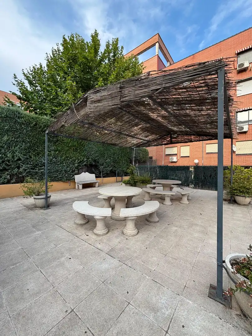 Terrassa de Pis de lloguer en Móstoles amb Aire condicionat, Calefacció i Moblat