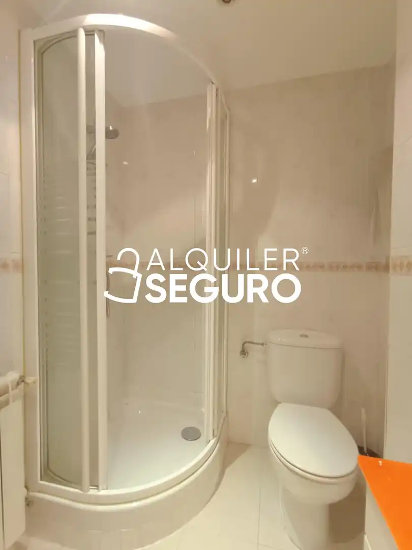 Bathroom of Flat for rent in Leganés  with Heating, Storage room and Furnished