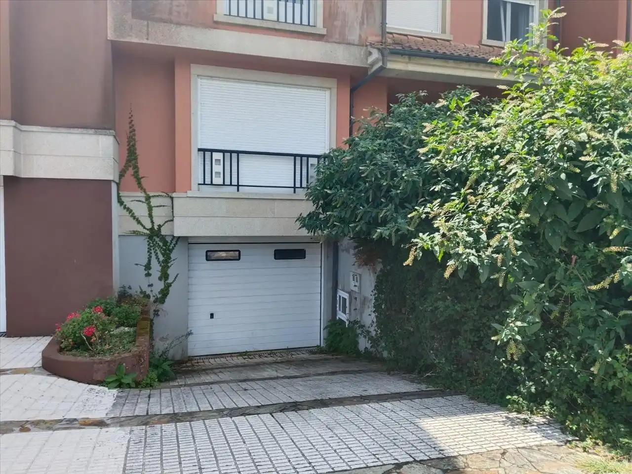 Vista exterior de Casa adosada en venda en Sanxenxo amb Terrassa i Traster