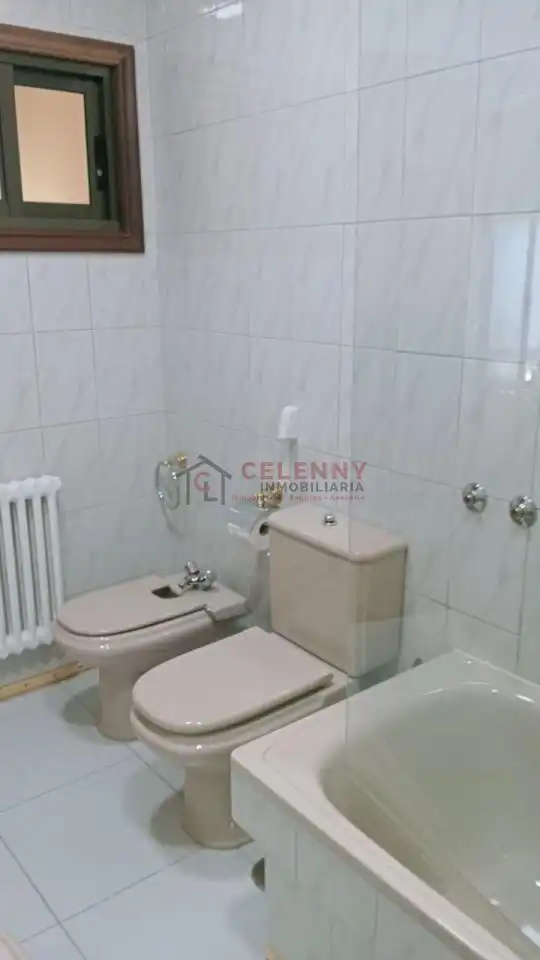 Baño de Casa o chalet en venta en San Cibrao das Viñas con Calefacción, Jardín privado y Terraza
