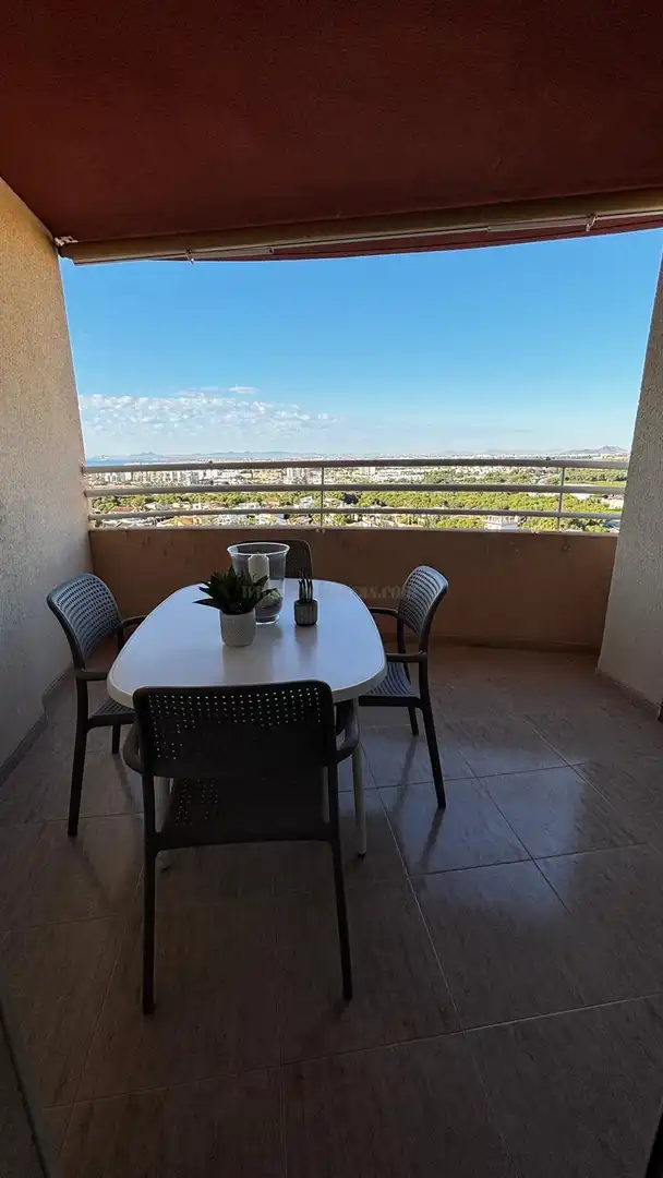Apartamento con piscina en venta en Orihuela Costa