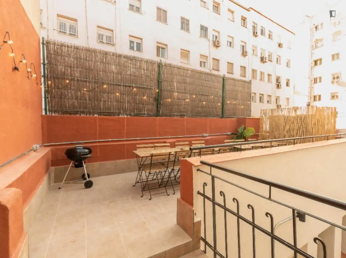 Terrassa de Apartament per a compartir en Madrid amb Aire condicionat, Calefacció i Moblat