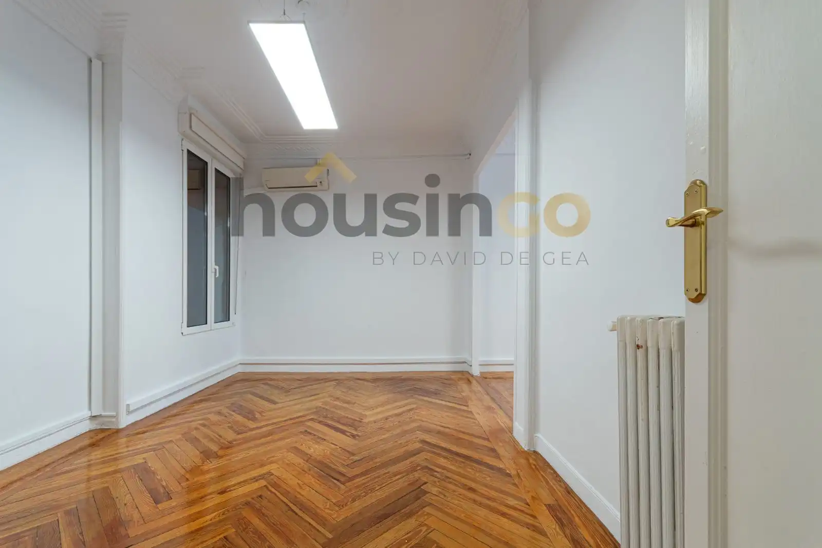 Living room of Office for rent in Madrid  with Air Conditioner, Heating and Balcony