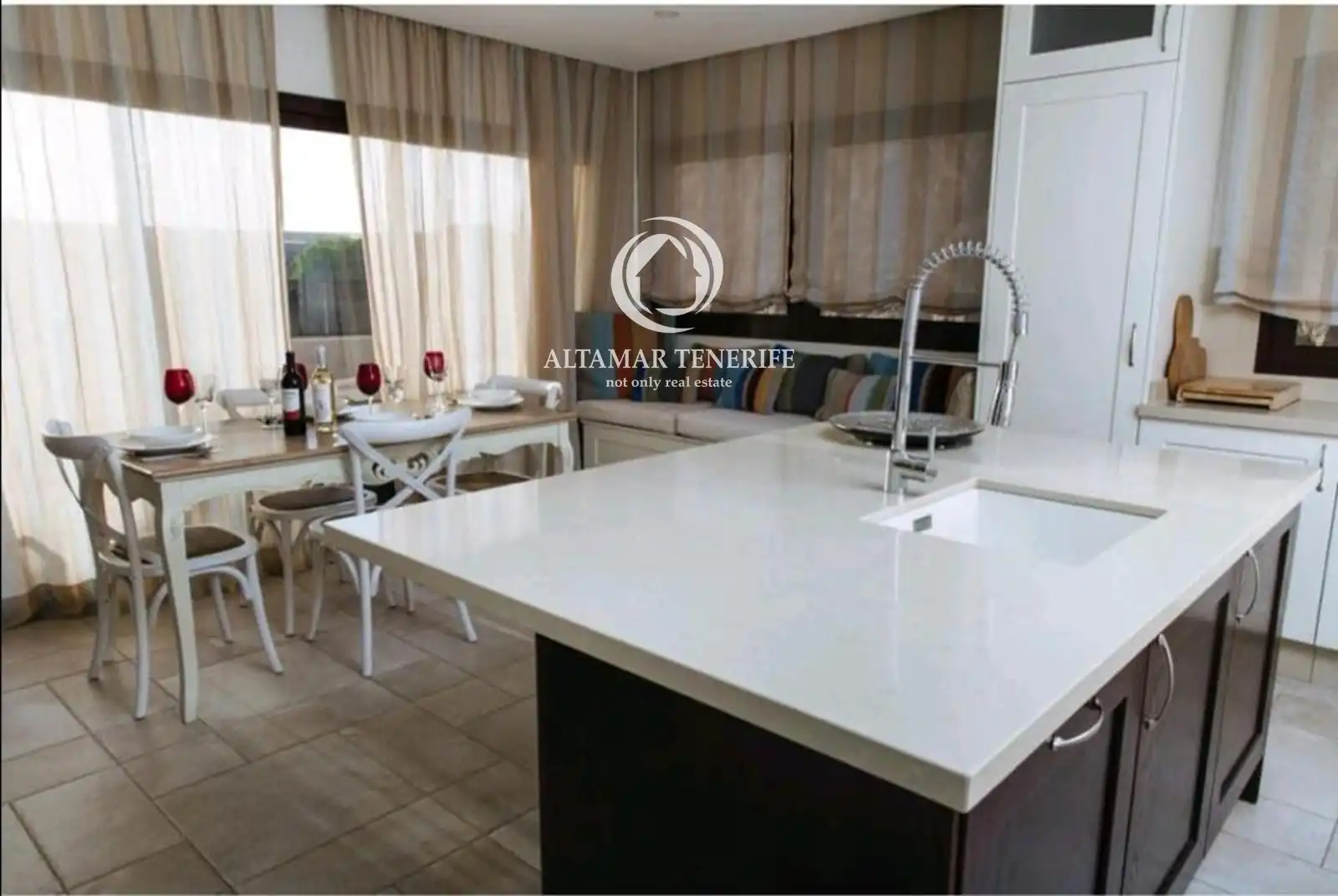 Houses for sale in La Mareta, Los Abrigos