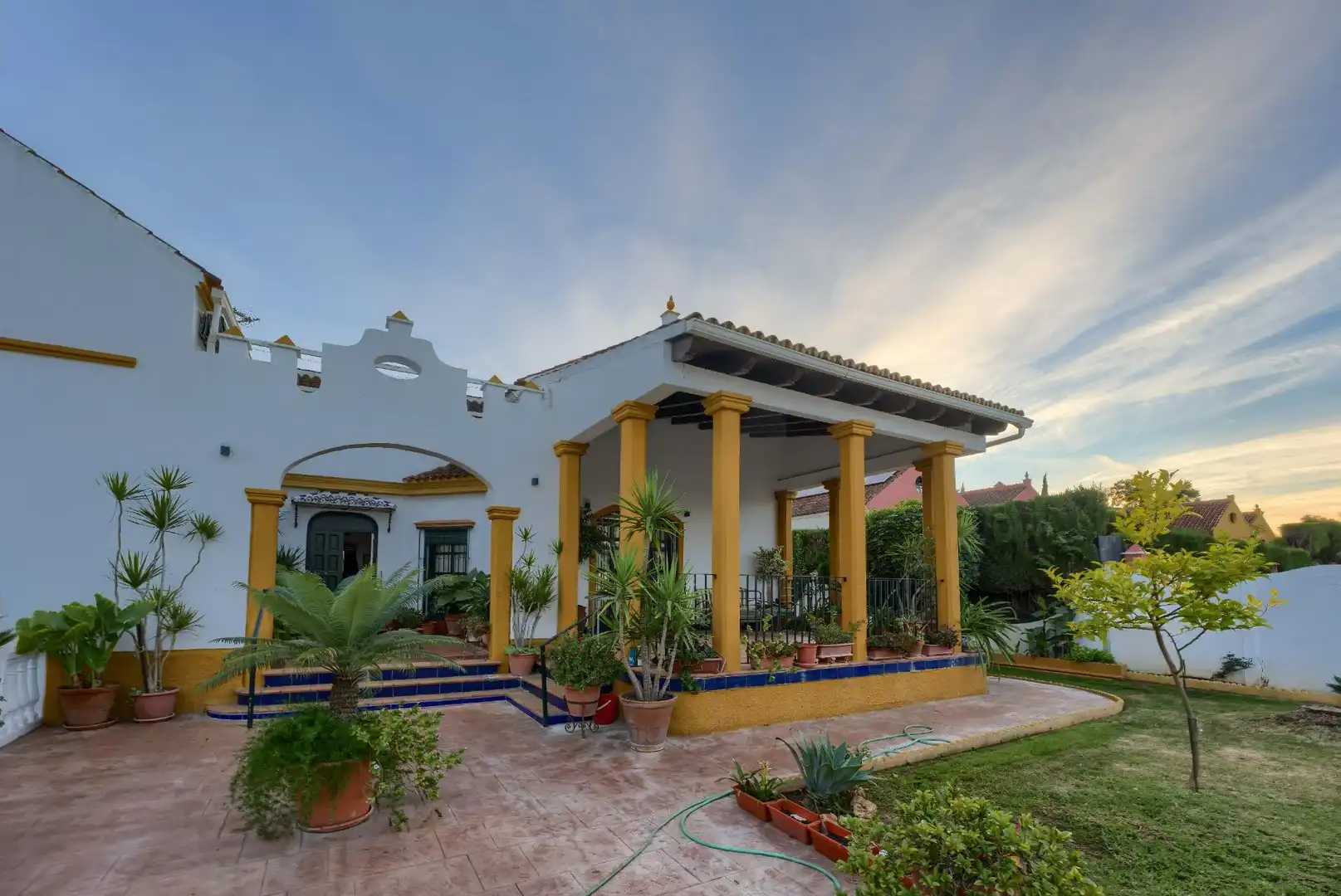 Exterior view of Houses for sale in Espartinas  with Air Conditioner, Private garden and Terrace