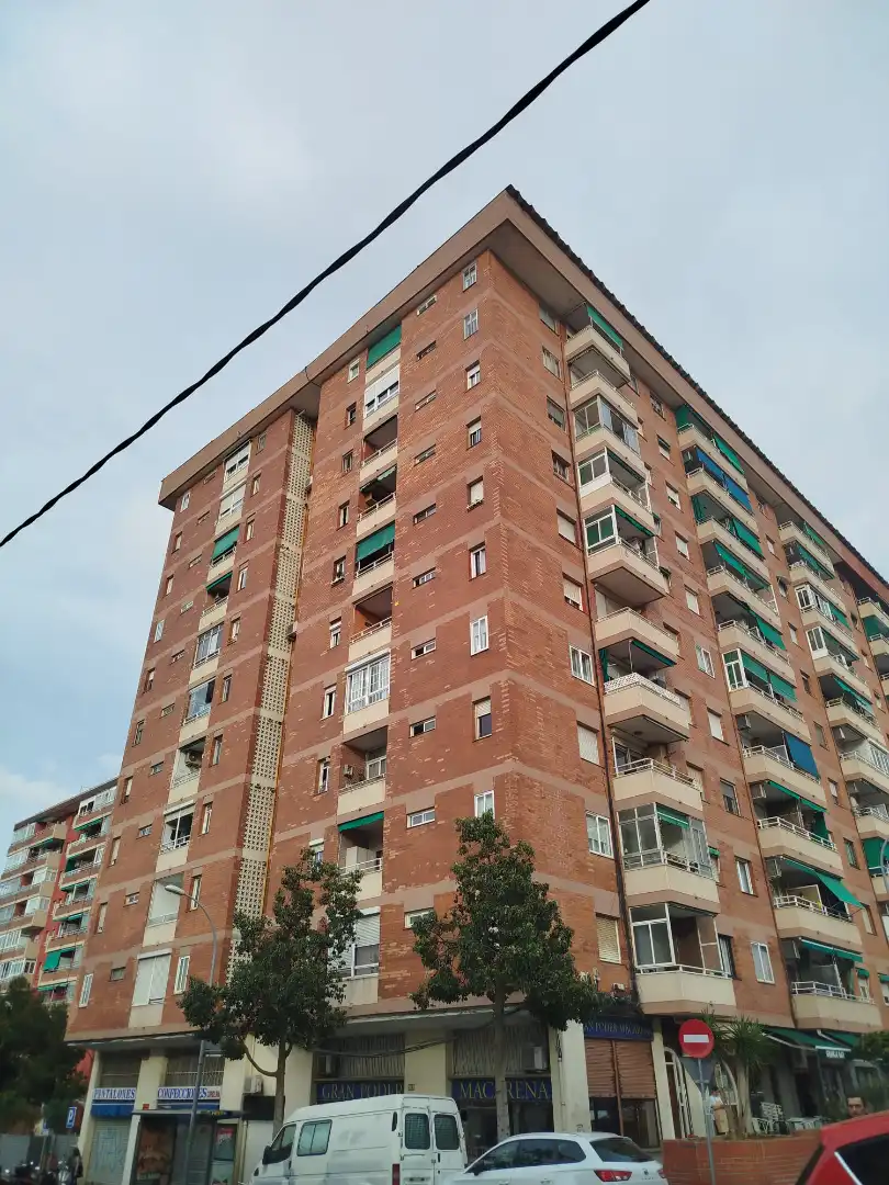 Vista exterior de Piso en venta en Badalona con Aire acondicionado, Amueblado y Horno
